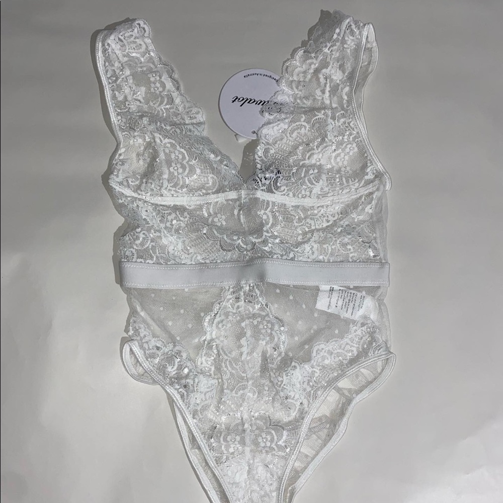 NWT Womens White Floral Lace Lingerie Intimate Bodysuit Spandex Small